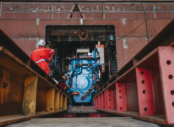 Imagen de portada - Wagenborg Installs Main Engine in Flexible Fuel EasyMax 2.0 Vessel