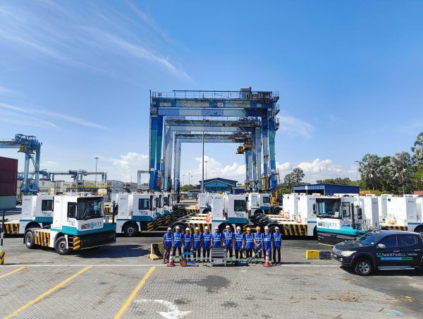 Imagen de portada - Westwell delivers 60 electric terminal tractors to Westports Malaysia