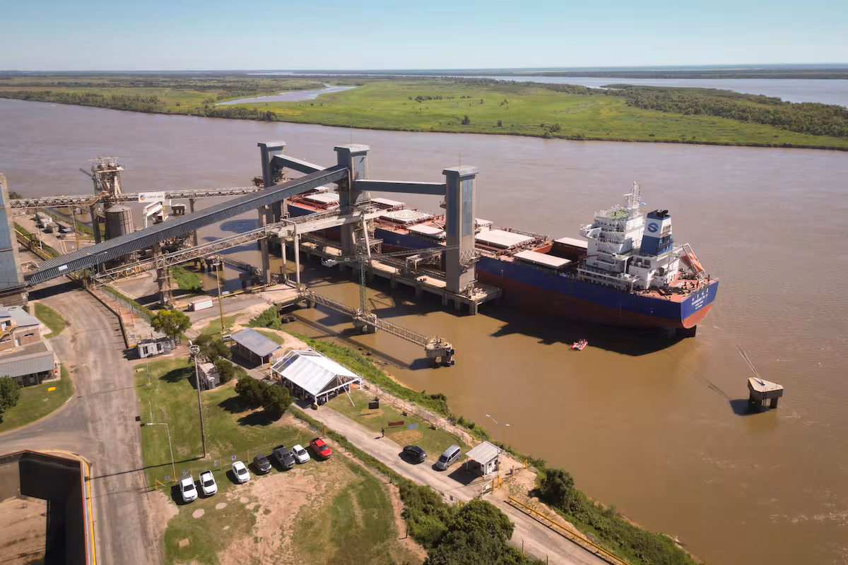 San Lorenzo concentró el 65% de las cargas de buques programadas para el 24 de agosto
