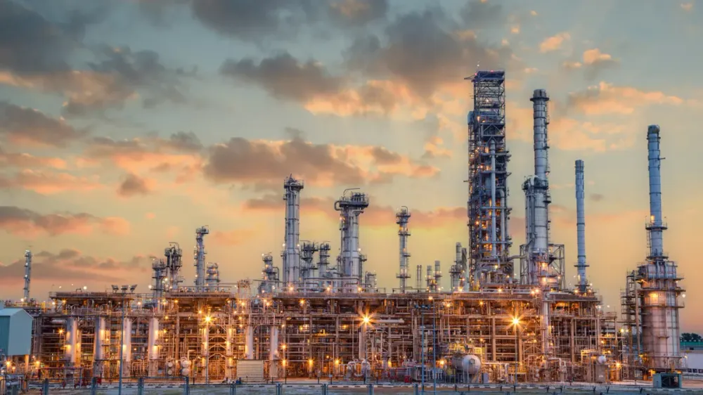 India exige a sus refinerías reportes semanales de crudo ruso para destrabar el acuerdo con EE.UU.