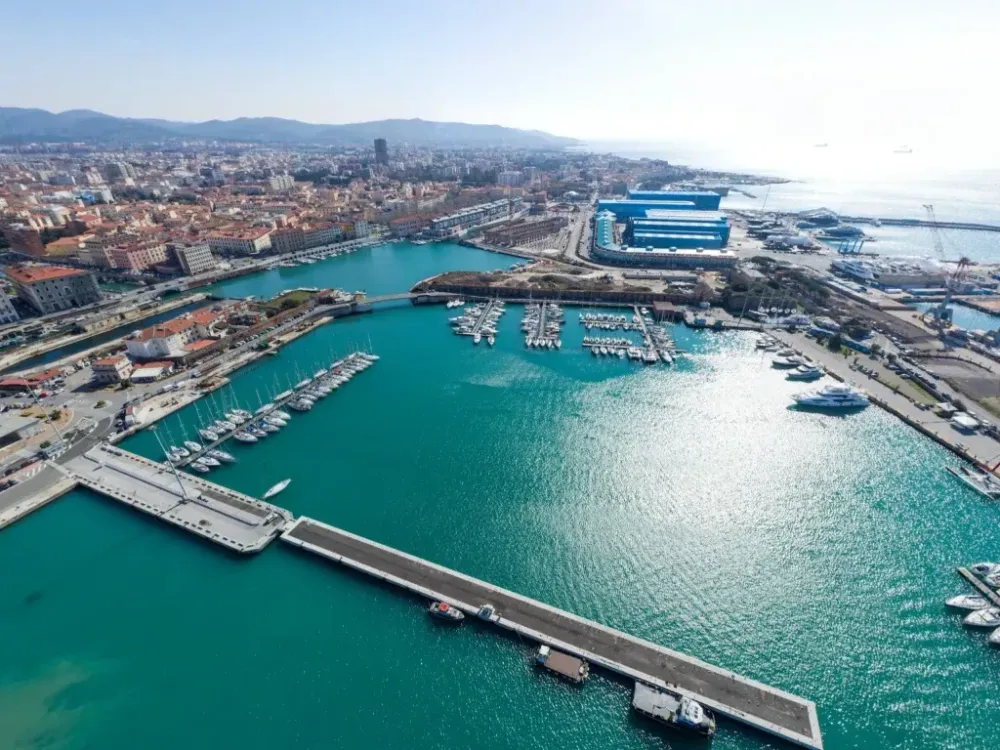 Comienzan las obras de acondicionamiento del muelle de Raos 8 en el Puerto de Santander