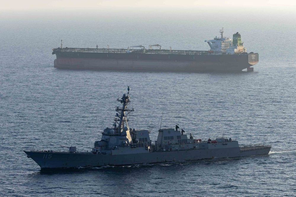 Imagen de portada - 50 Petroleros Iraníes Inactivos Mientras el Bloqueo Naval de EE. UU. Interrumpe las Exportaciones