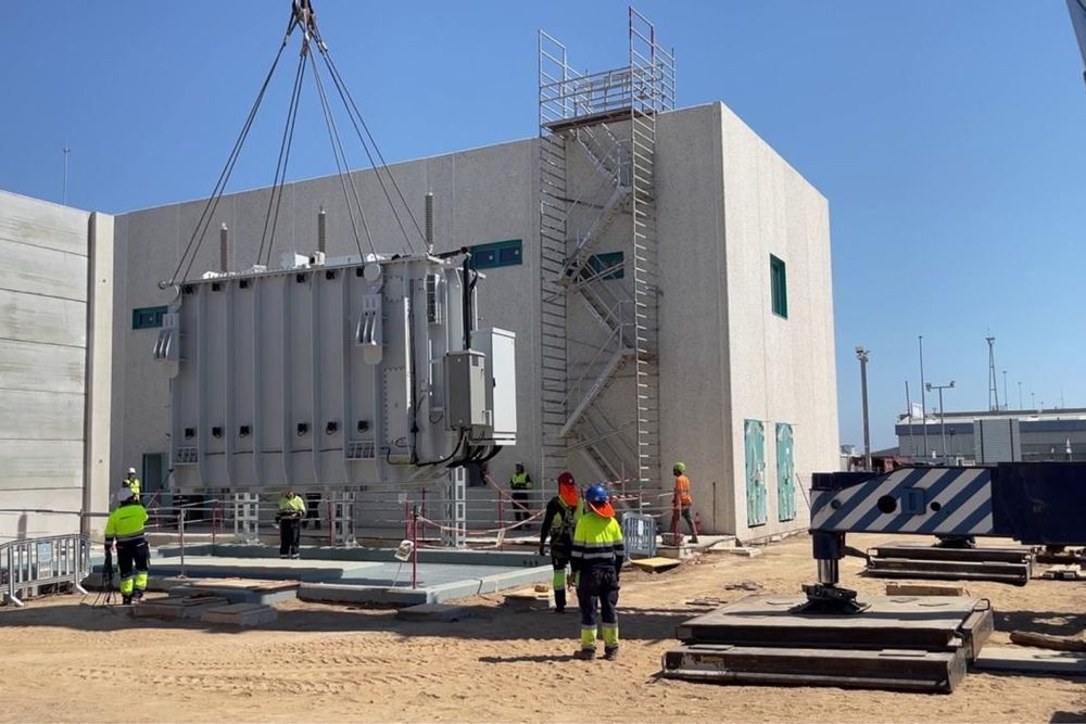 Imagen de portada - 80MVA Transformer Arrives at Port de Barcelona Substation