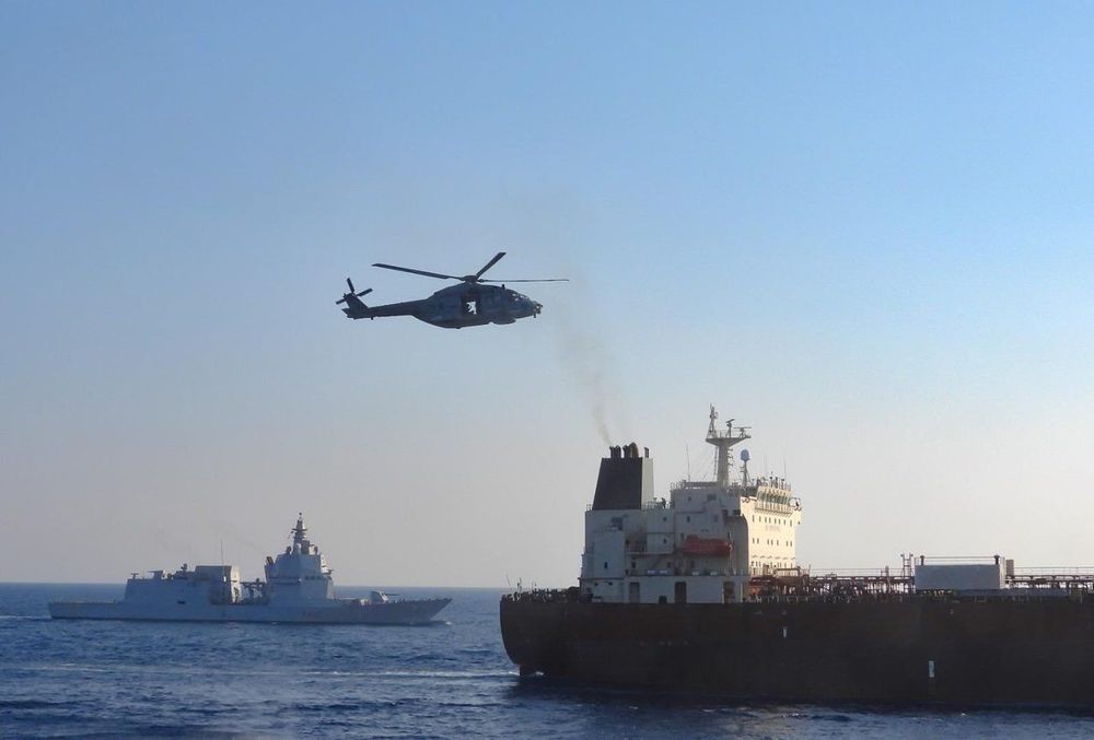Imagen de portada - Armada italiana intercepta petrolero sancionado de la flota en la sombra rusa en el Mediterráneo