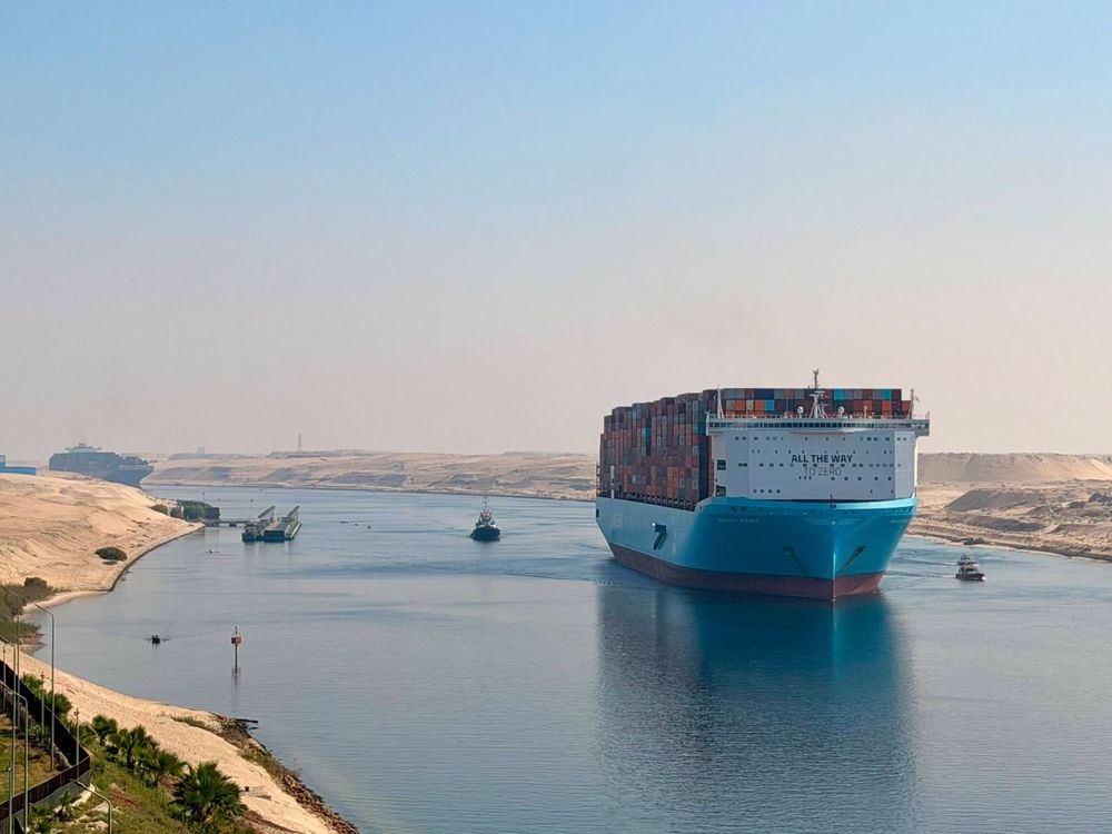 Imagen de portada - Bangkok Maersk Makes First Transit Through Suez Canal