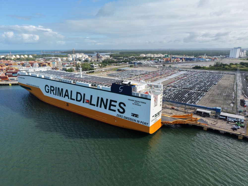 Imagen de portada - Brazil: Suape Industrial Port Complex handles call of new Grimaldi vessel