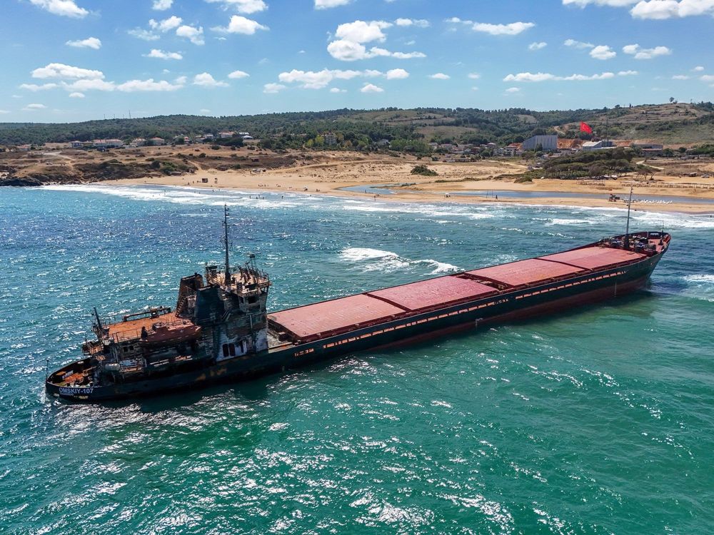 Imagen de portada - Buques en el Mar Negro Despliegan Defensas Improvisadas Contra Ataques con Drones