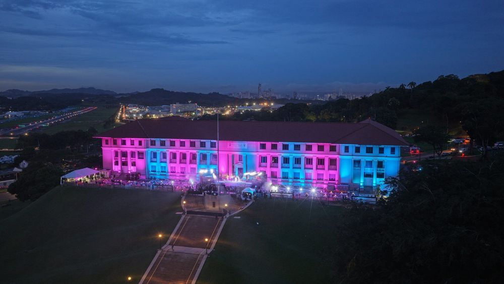 Imagen de portada - Canal de Panamá ilumina el Edificio de la Administración en apoyo a la prevención del cáncer