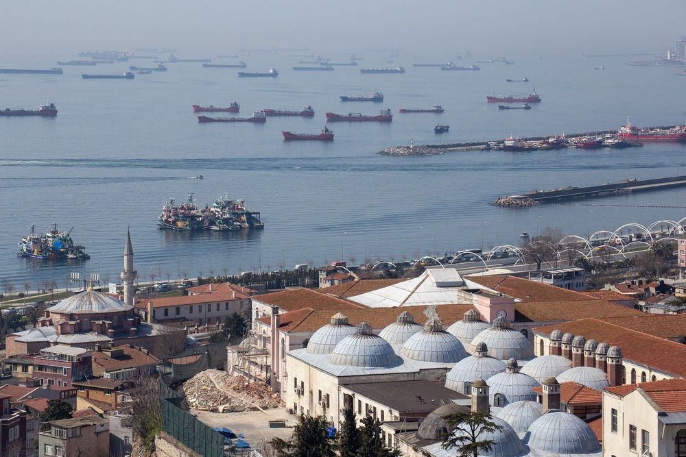 Imagen de portada - Carguero se hunde frente a Estambul tras colisión; 10 tripulantes desaparecidos