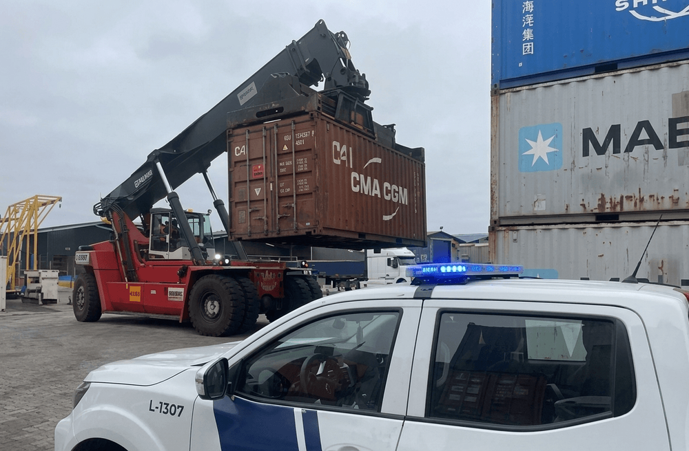 Imagen de portada - Chile Completes Removal of 576 Tons of Chemical Precursors from the Port of Arica