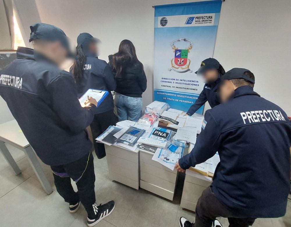 Imagen de portada - Coast Guard Carries Out Four Raids for Human Trafficking