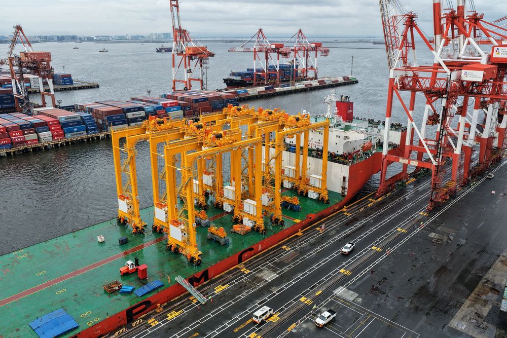 Imagen de portada - DP World y ATI despliegan seis grúas híbridas en el Puerto Sur de Manila
