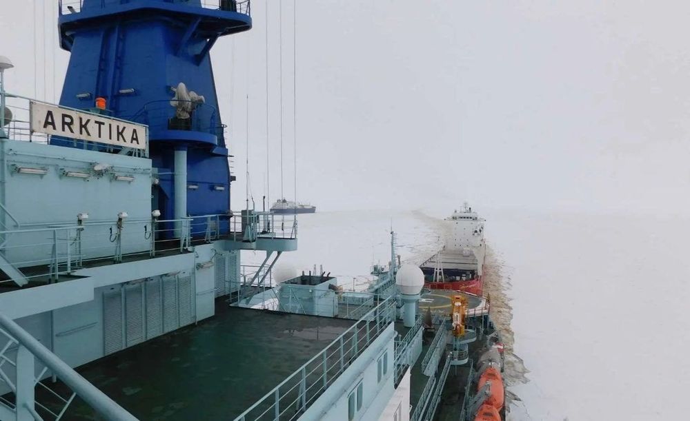 Imagen de portada - Daños en el Casco Resaltan Riesgos en las Operaciones de la Ruta Ártica de Petróleo en Expansión de Rusia