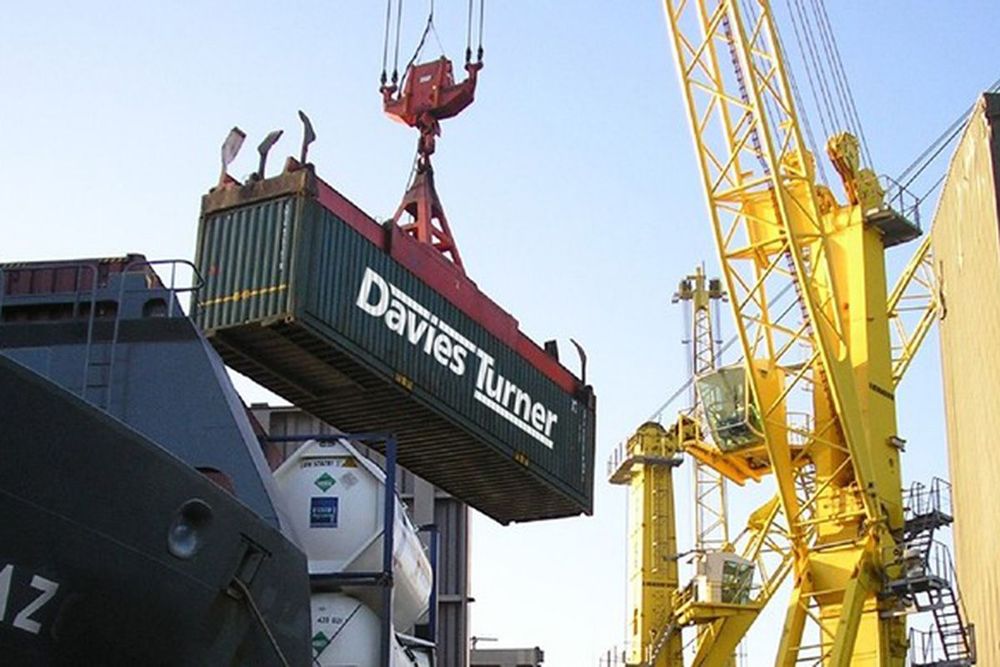Imagen de portada - Davies Turner Launches Container Service via the North Sea Route