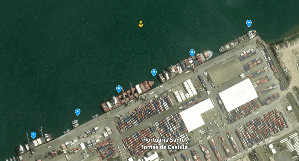 Imagen de portada - Dos buques mercantes colisionan en puerto guatemalteco, sin víctimas reportadas