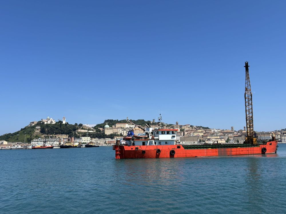 Imagen de portada - Dredging at Pier 22 of the Port of Ancona with European Funding
