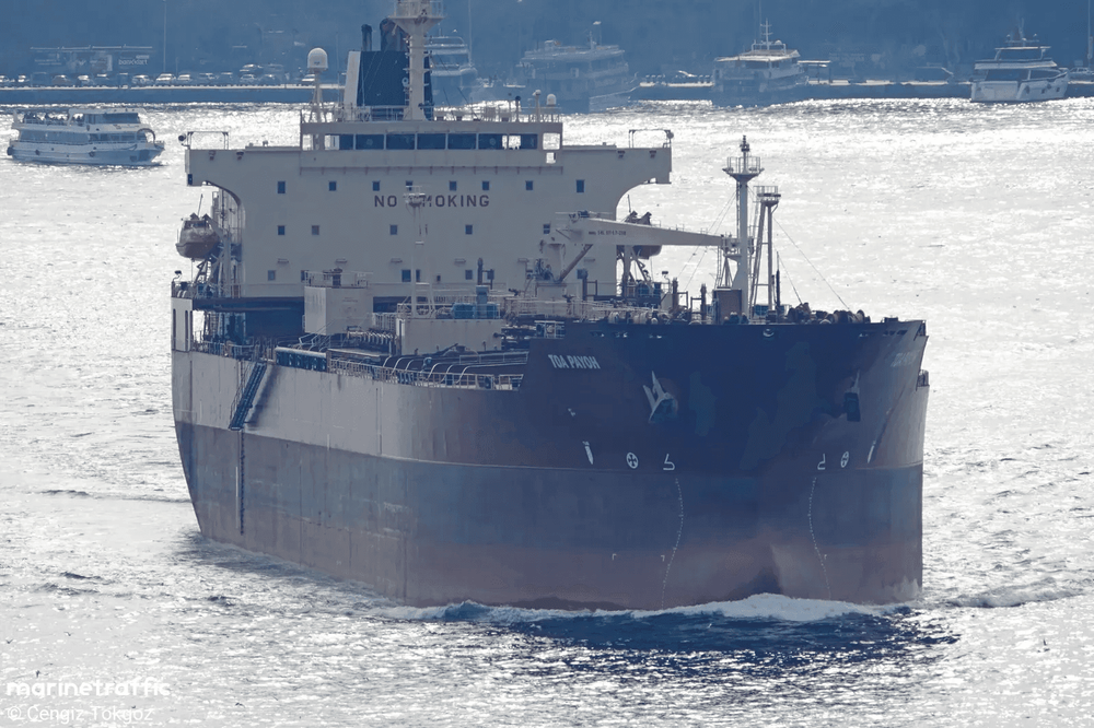 Imagen de portada - EUNAVFOR MED Irini inspecciona el petrolero sancionado Toa Payoh en el Mediterráneo