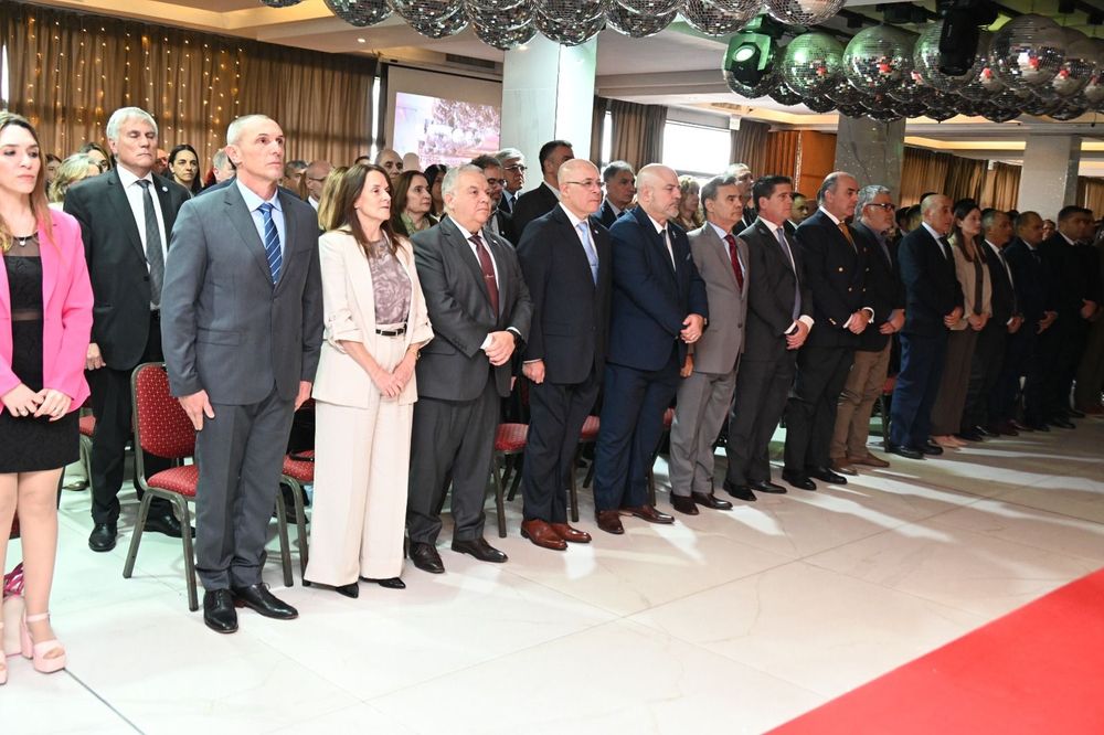 Imagen de portada - El Instituto Universitario de Seguridad Marítima celebró un nuevo acto de colación de graduados