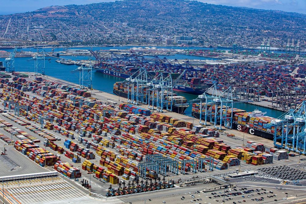 Imagen de portada - El Puerto de Los Ángeles Maneja 960,464 TEU en su Segundo Julio Más Fuerte