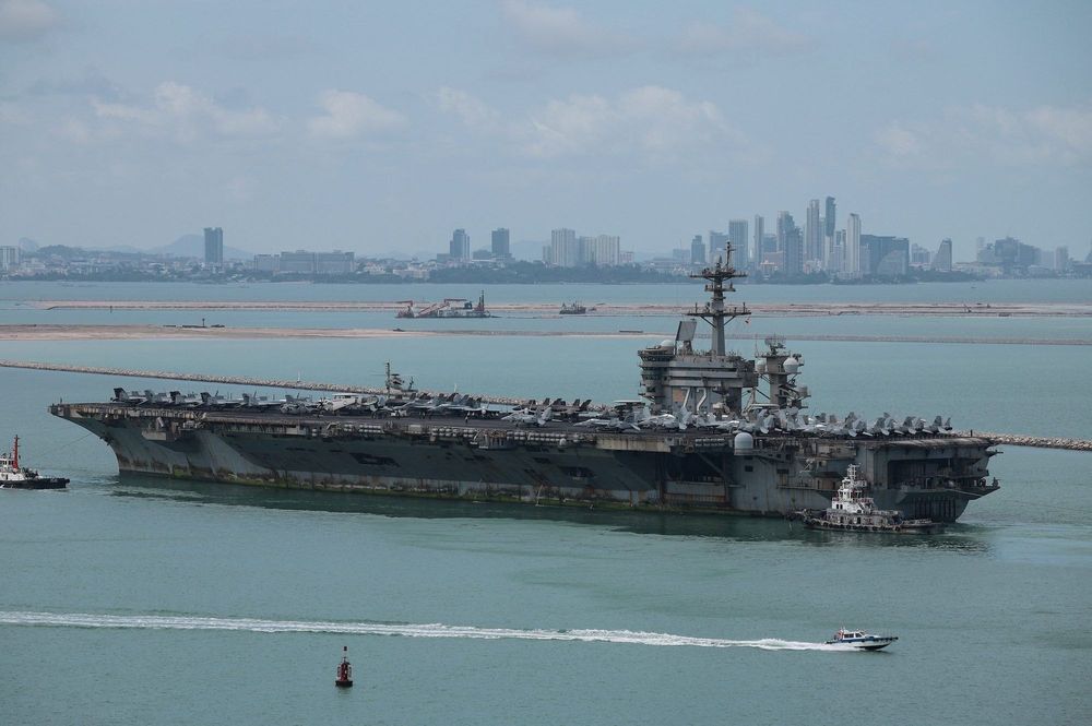 Imagen de portada - El USS Abraham Lincoln atraca en Tailandia después de 286 días en el mar