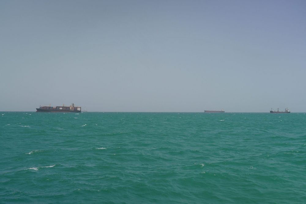 Imagen de portada - El comercio marítimo se reanuda entre Irán y Qatar después de una interrupción de cinco meses