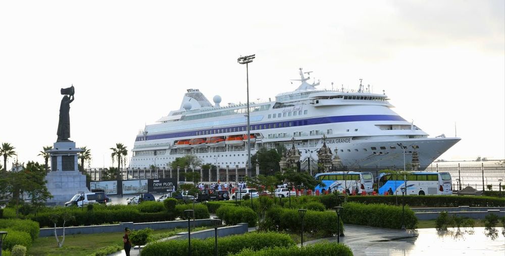 Imagen de portada - El crucero Astoria Grande llega por primera vez a Port Said