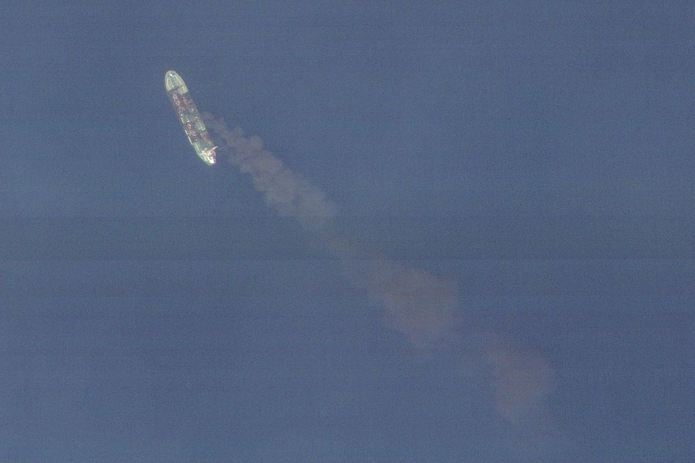 Imagen de portada - El tráfico de Bab el-Mandeb cae a su nivel más bajo en meses tras el ataque hutí a las instalaciones petroleras saudíes