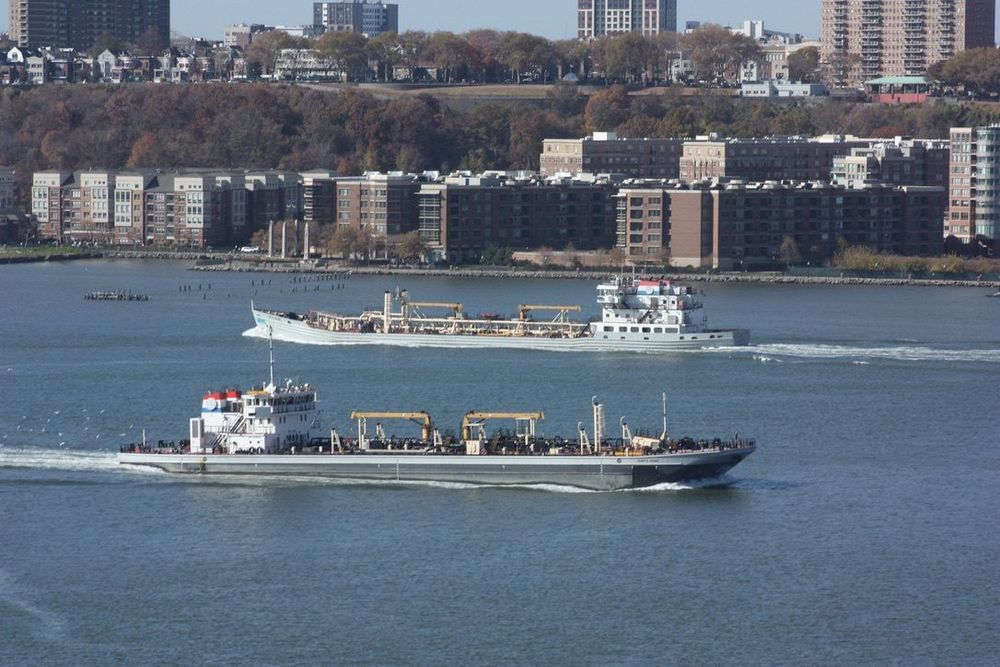 Imagen de portada - El uso de un soplete de propano causó una explosión fatal en el buque cisterna de lodos de Nueva York Hunts Point