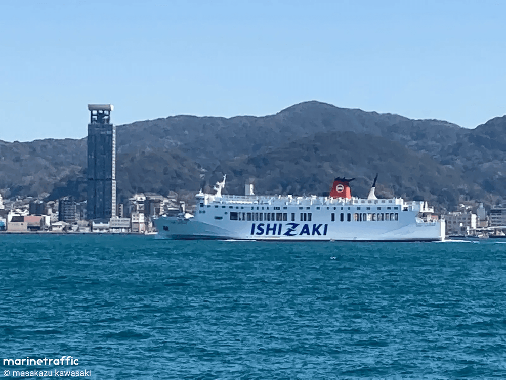 Imagen de portada - Ferry zozobra en el mar de Java con seis muertos y 130 desaparecidos