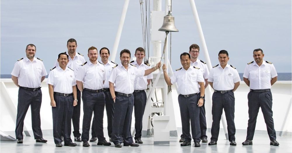 Imagen de portada - Fred. Olsen Cruise Lines firma el Compromiso del Marino como el primer operador de cruceros