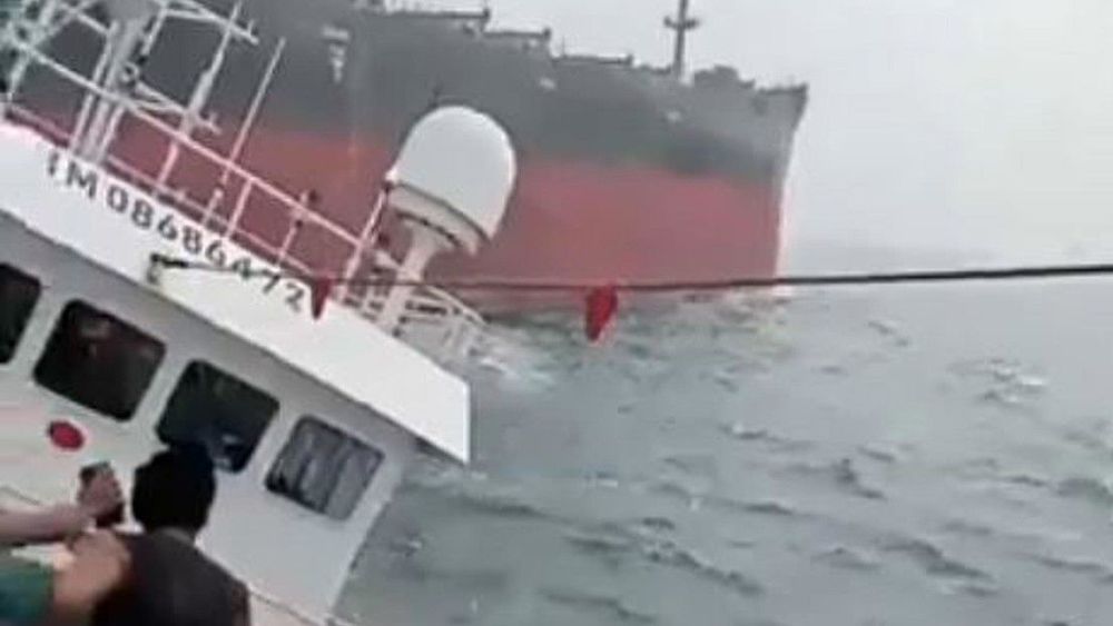 Imagen de portada - Granelero con bandera panameña colisiona con buque pesquero frente a las costas de Singapur
