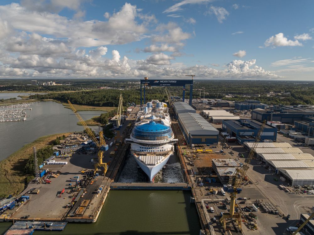 Imagen de portada - Hero of the Seas logra su flotación en el astillero Meyer Turku
