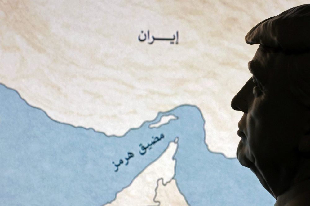 Imagen de portada - Irán Mantiene el Control del Estrecho de Ormuz Mientras Trump Suspende la Campaña de Bombardeos