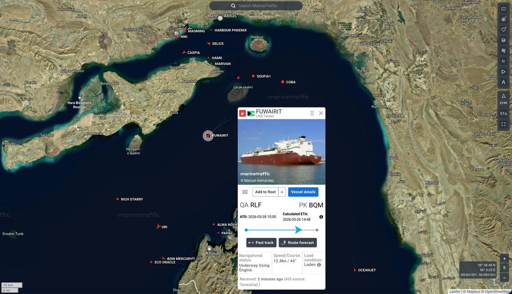 Imagen de portada - LNG and Crude Vessels Sail Through Strait of Hormuz Towards Asian Countries