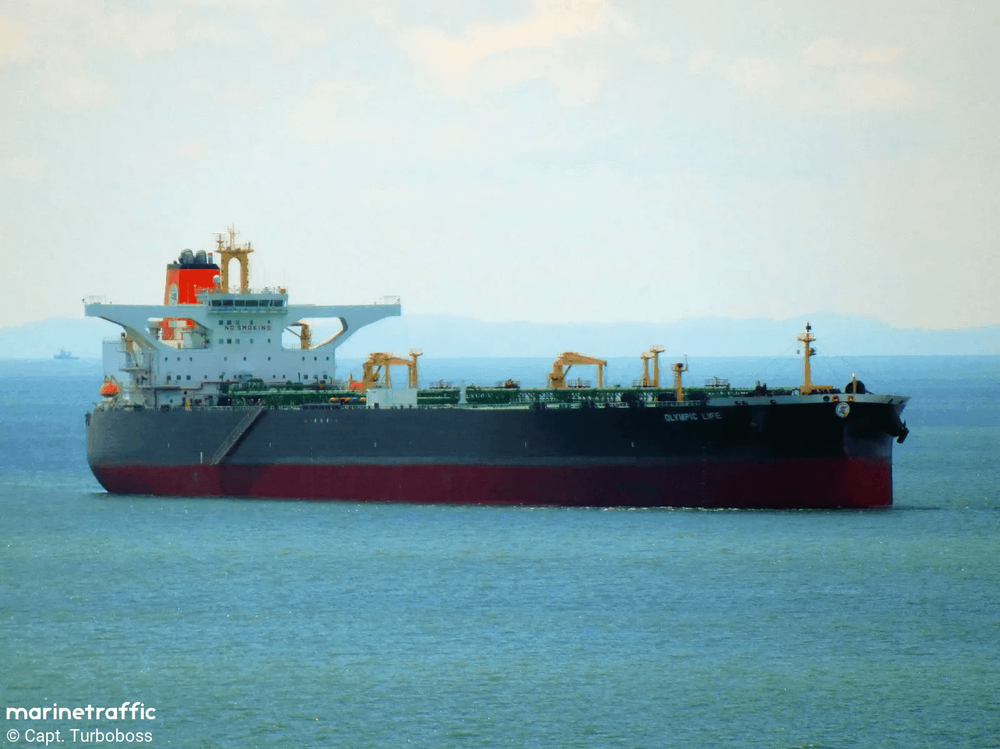 Imagen de portada - La Armada India retira de forma segura un misil sin explotar de un petrolero con bandera de las Islas Marshall