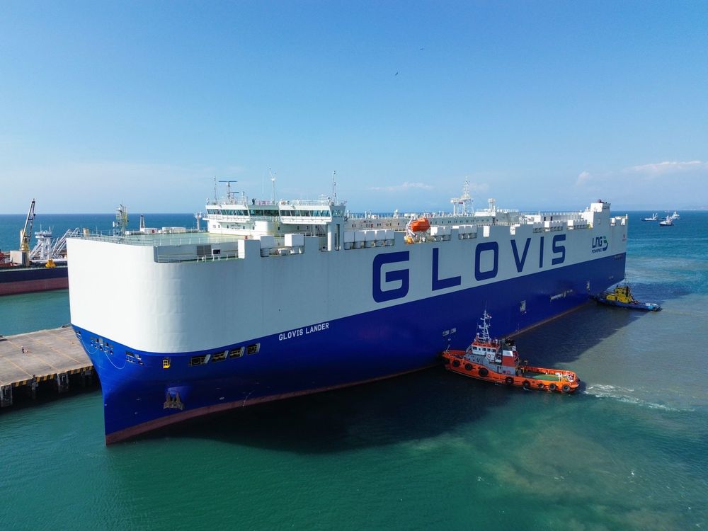 Imagen de portada - MV Glovis Lander Arrives at Port of Manta with 2,797 Vehicles