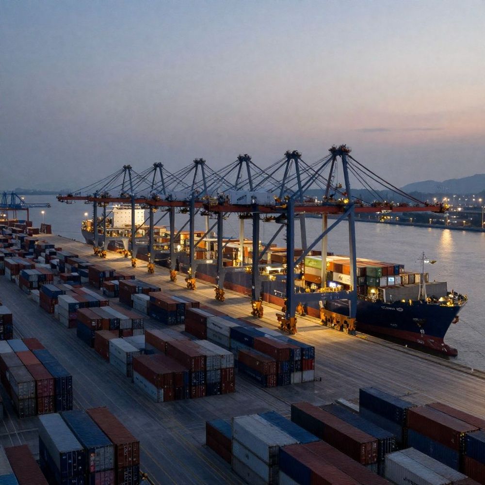 Imagen de portada - Maersk revisa las tarifas del recargo por temporada alta desde India y Oriente Medio a las costas de EE. UU.