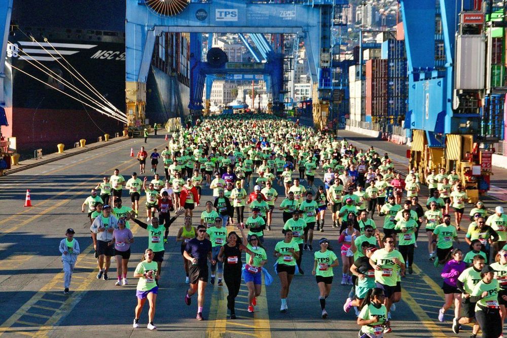Imagen de portada - Media Maratón TPS Valparaíso congrega a más de 4.000 participantes