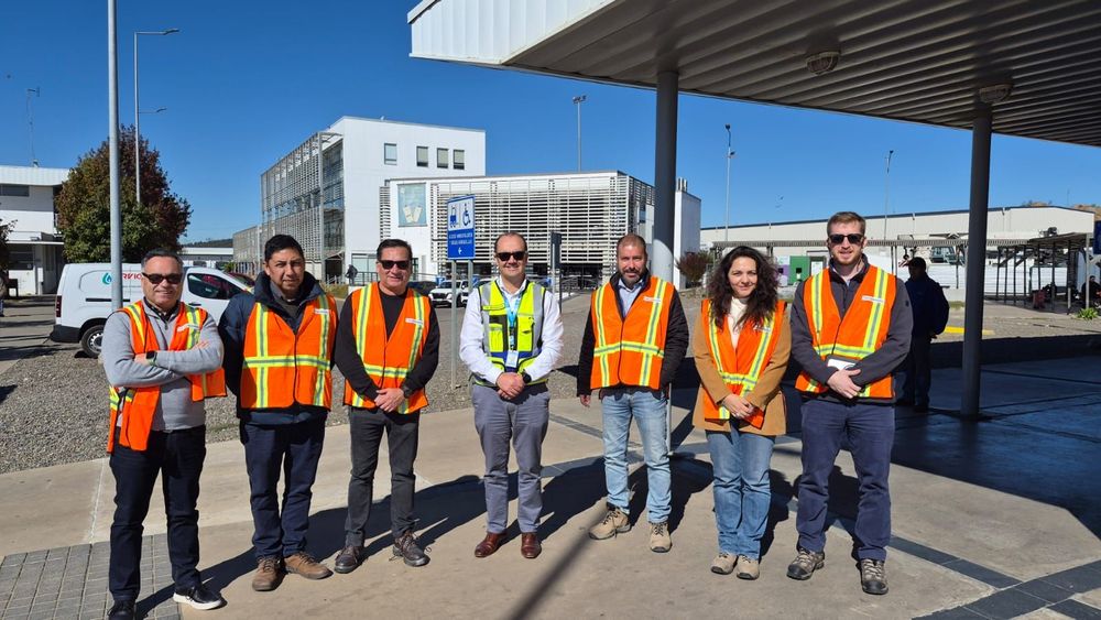 Imagen de portada - Nuevo Pudahuel Airport Delegation Visits Port Valparaíso