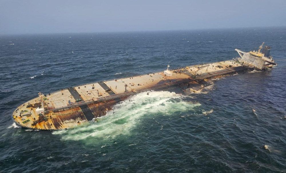 Imagen de portada - Operación de Salvamento Lanzada para el Buque Tanque Encallado Caroline Bezengi Cerca de Omán