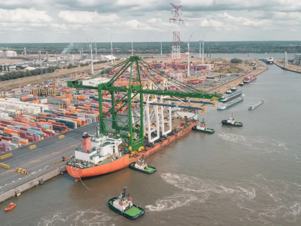 Imagen de portada - PSA Antwerp Adds New STS Crane at Noordzee Terminal