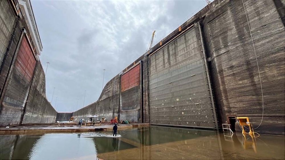 Imagen de portada - Panama Canal Conducts Dry Chamber Maintenance to Strengthen Safe and Efficient Operation of Gatun Locks