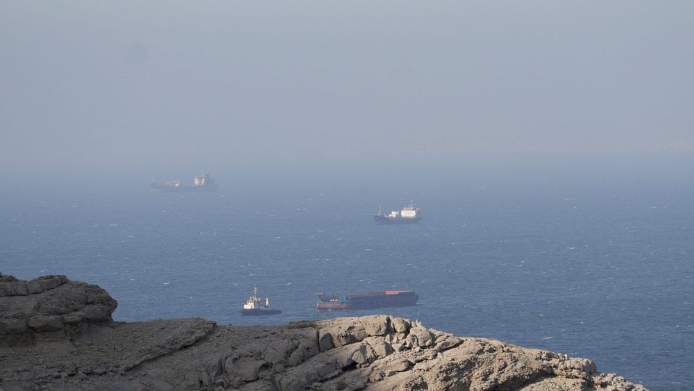 Imagen de portada - Petroleros dan media vuelta y se dirigen a Oriente Medio antes de la reapertura de Ormuz