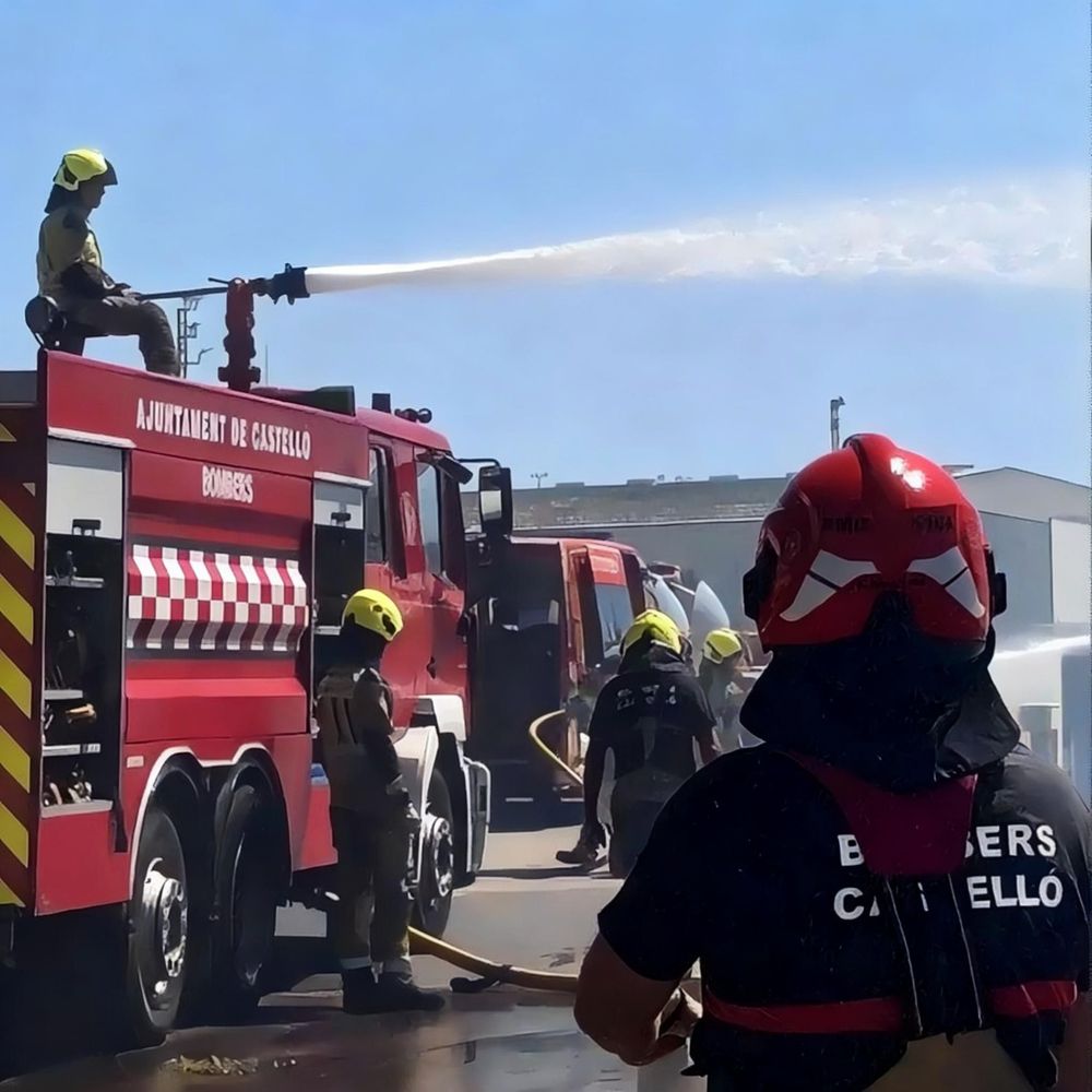 Imagen de portada - PortCastelló y Bomberos refuerzan la colaboración en emergencias con una formación para nuevos efectivos
