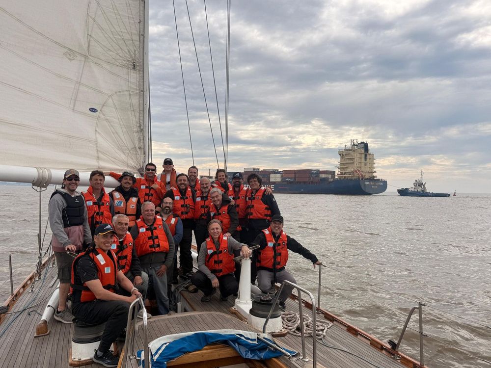 Imagen de portada - Prefectura dictó una jornada de instrucción a futuros Pilotos de Yate