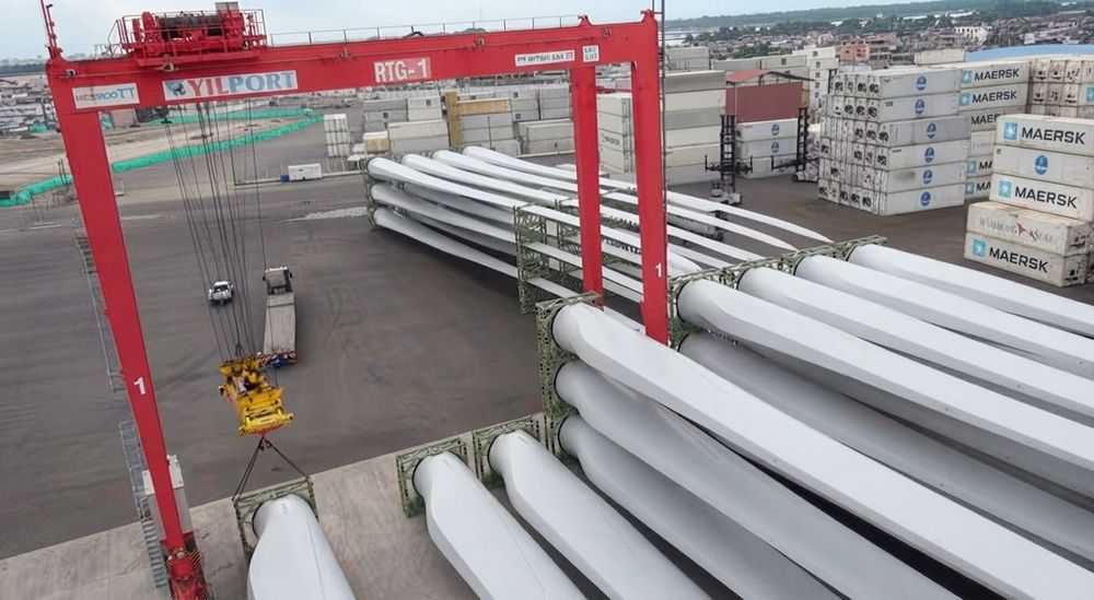 Imagen de portada - Puerto Bolívar Mobilizes 30 Blades for Villonaco III Wind Farm
