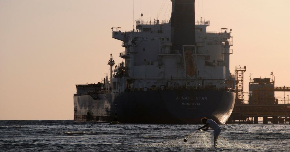 Imagen de portada - Saudi oil export strategy hits new hurdle as Red Sea insurance costs soar