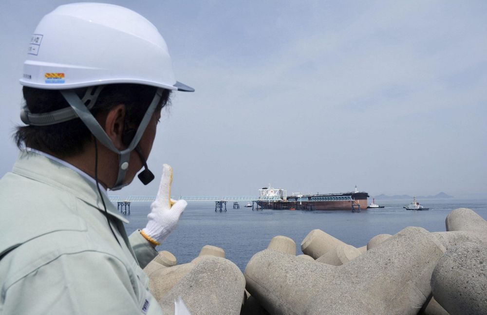 Imagen de portada - Segundo petrolero vinculado a Japón navega por el Estrecho de Ormuz mientras el Primer Ministro pide ayuda a Irán