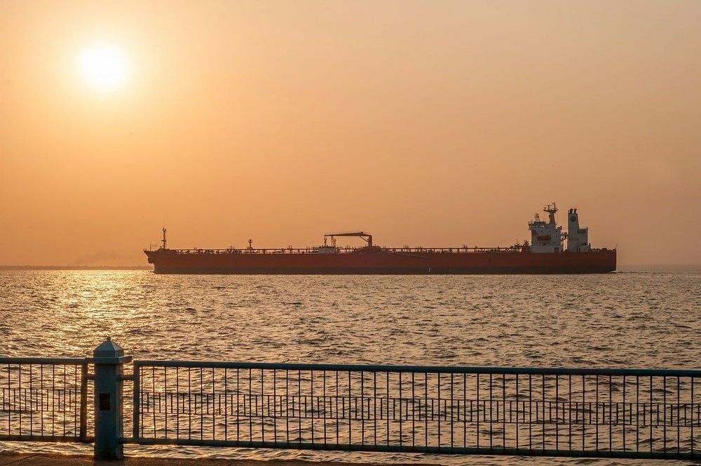 Imagen de portada - Superpetroleros Chinos con 4 Millones de Barriles Salen del Mar Rojo a Través de Bab el-Mandeb