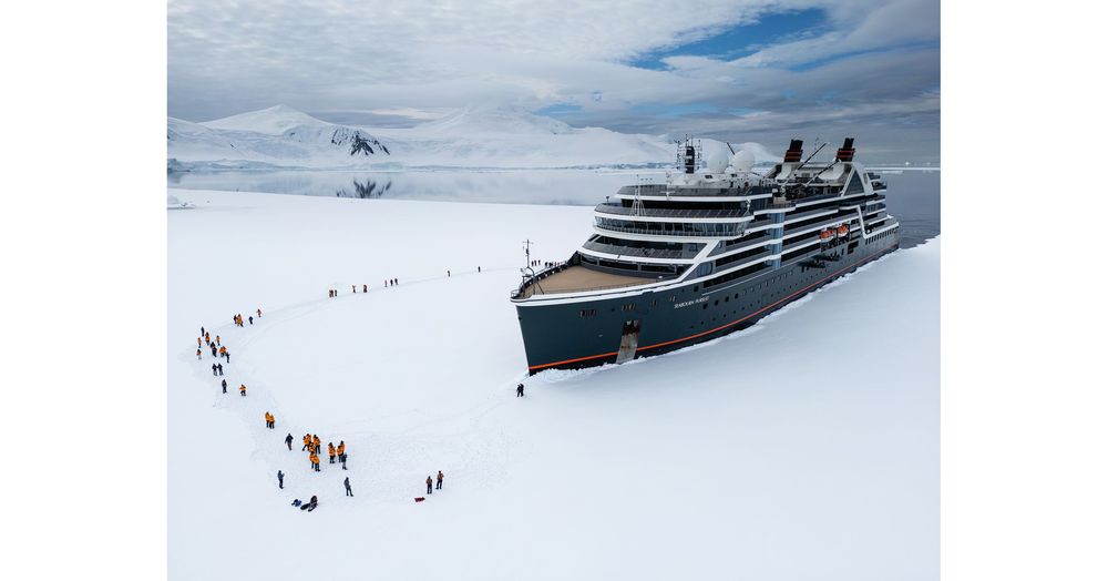 Imagen de portada - THE MINDS BEHIND THE EXPEDITION: MEET THE EXPERTS LEADING SEABOURN'S 2026-2027 ANTARCTICA SEASON